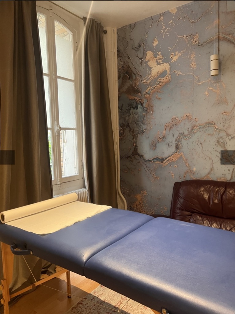 photo cabinet Betty magnetiseuse et pratique du Lahochi