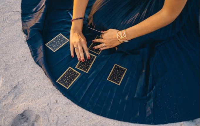 photo diplome Adèle Cartomancie