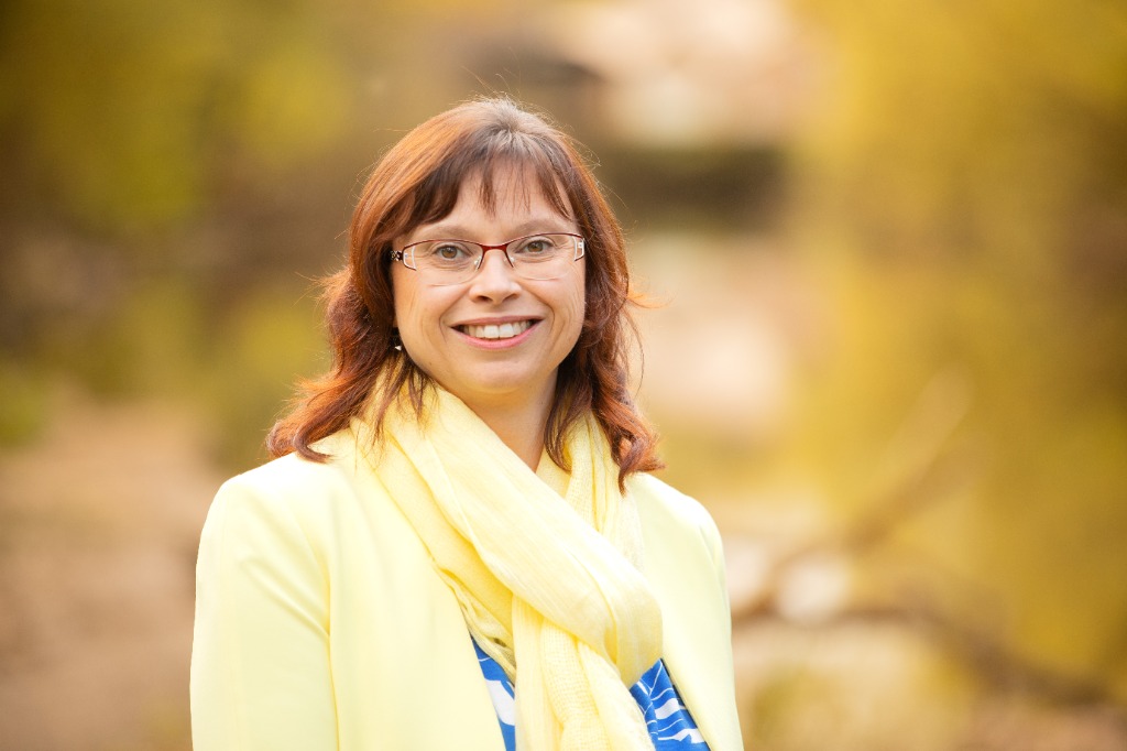 photo portrait Elodie Doucet - Hypnose SAJECE et soins naturels 