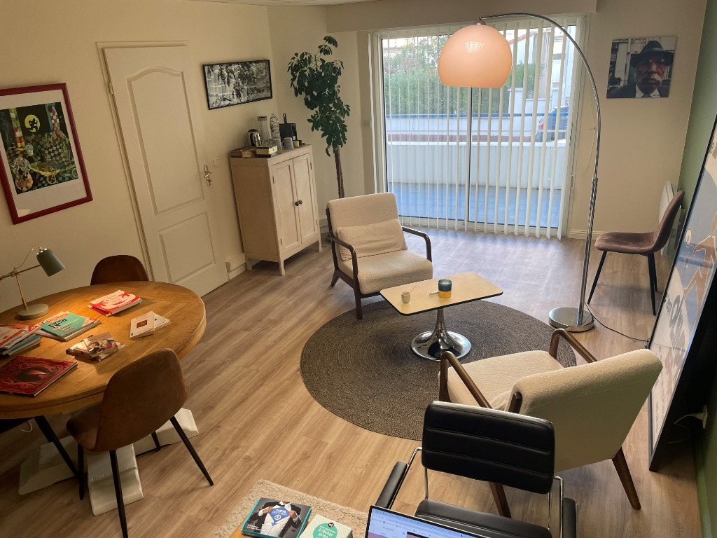 photo cabinet Hervé MONTRON