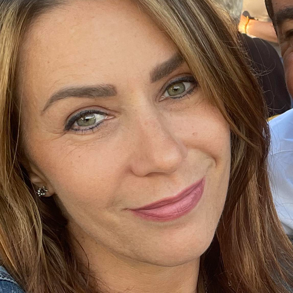 Stephanie Isopescu V.