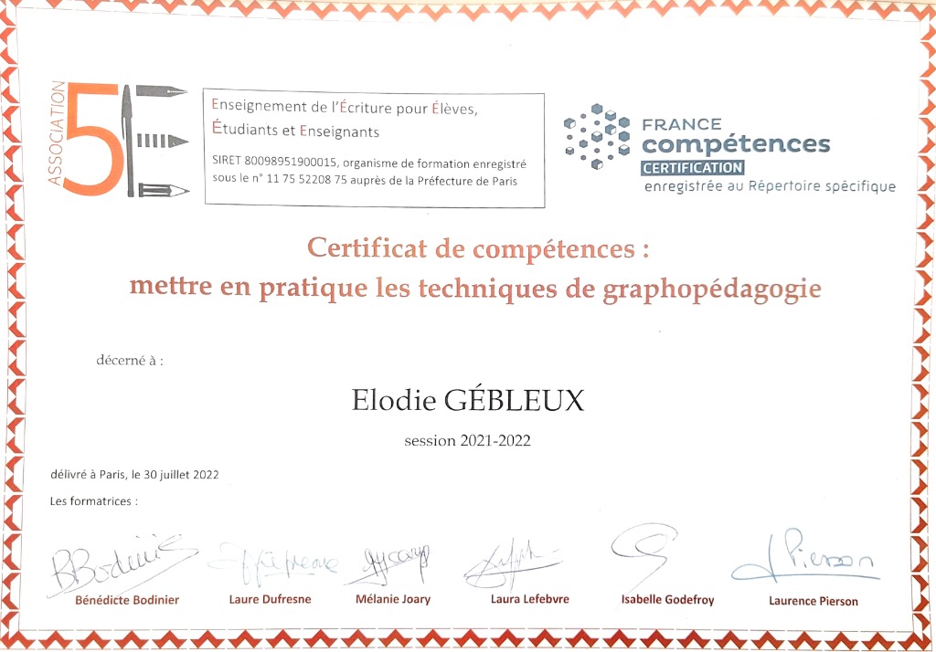 photo diplome Élodie GÉBLEUX - cabinet Triple Boucle