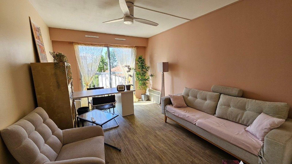 photo cabinet Valerie ROIG-EYRAL