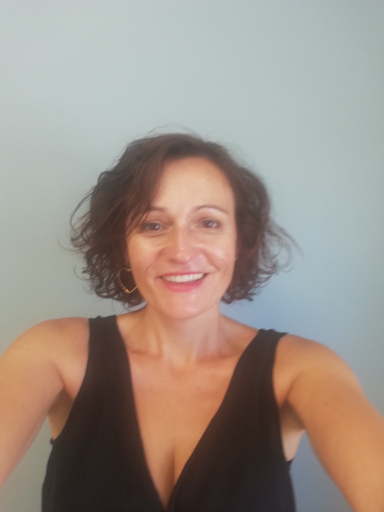 photo portrait Charlotte Gy Prenez soin de vous...