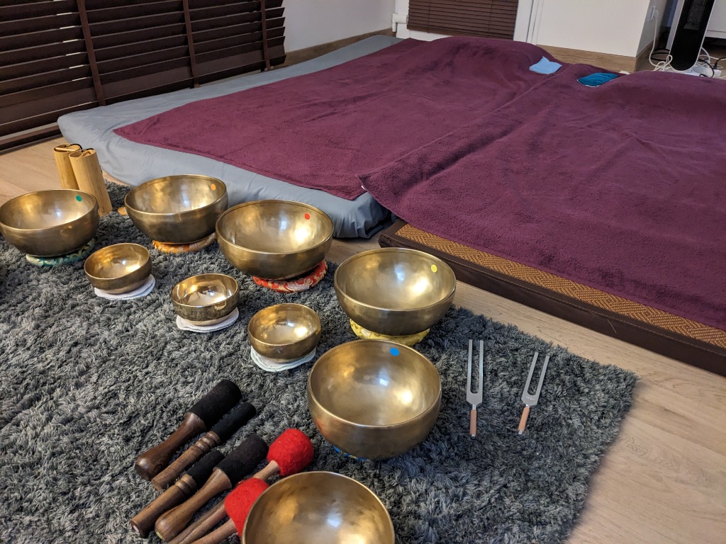 photo cabinet Juliet Hives - Heart and Harmonics