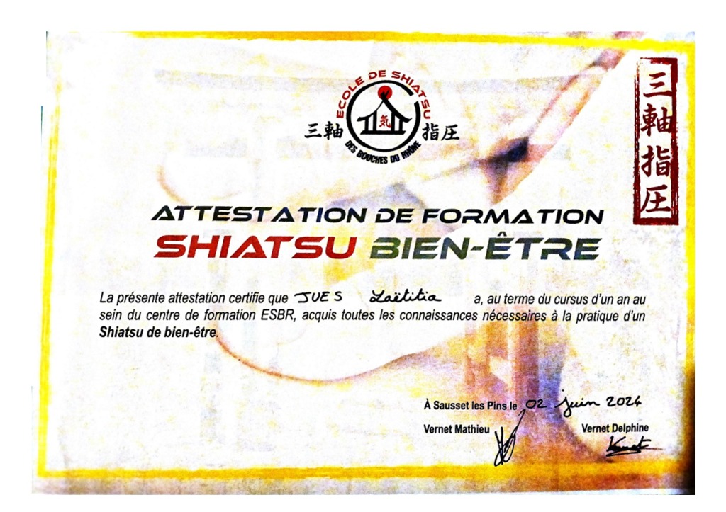 photo diplome Laetitia Jues