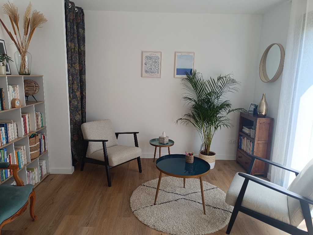 photo cabinet Marie DE FERRIER