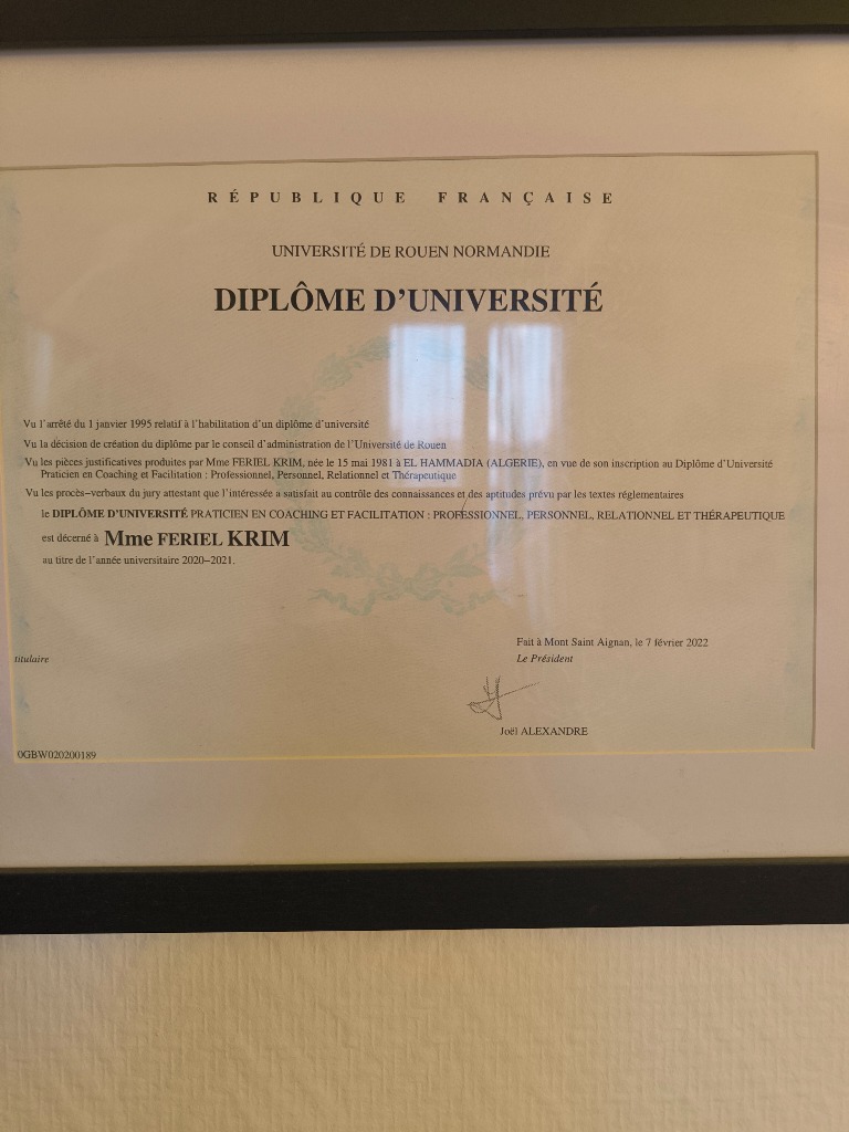 photo diplome Feriel Krim Chabane 