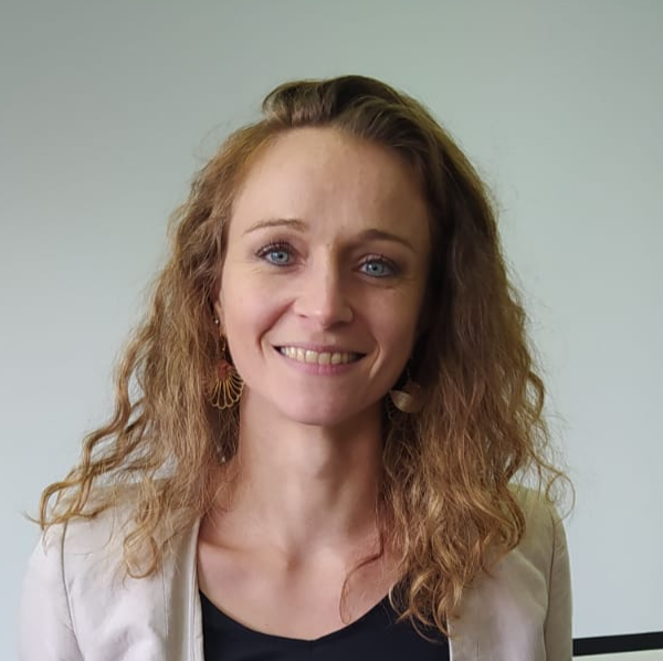 Emilie DAVAL - Entre les Mains d’Emy