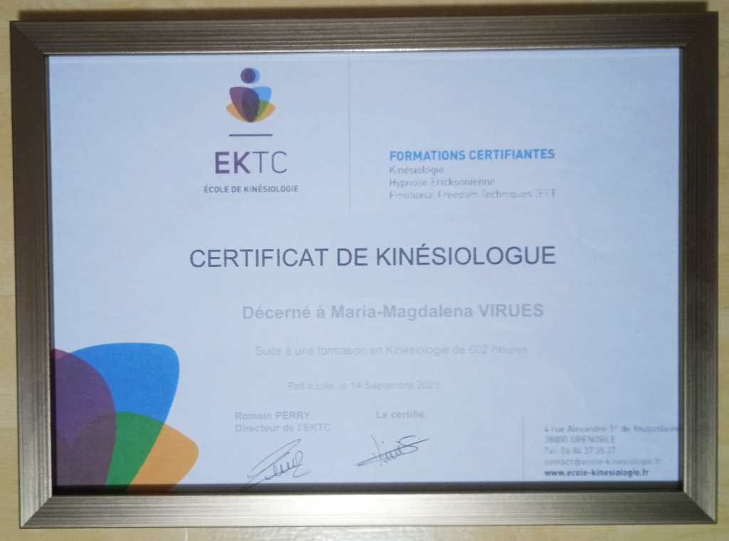 photo diplome Magdalena VIRUES Kinésiologue