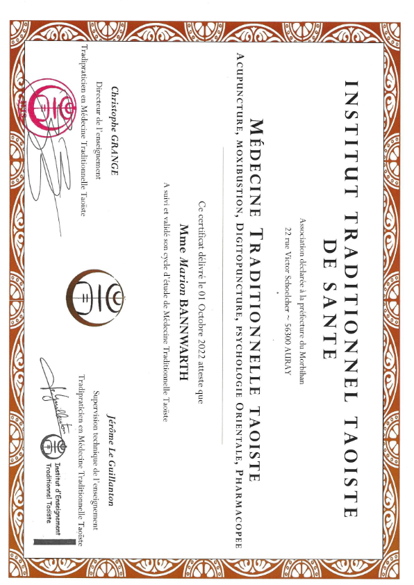 photo diplome Acupuncture et Sono thérapie Marion BANNWARTH