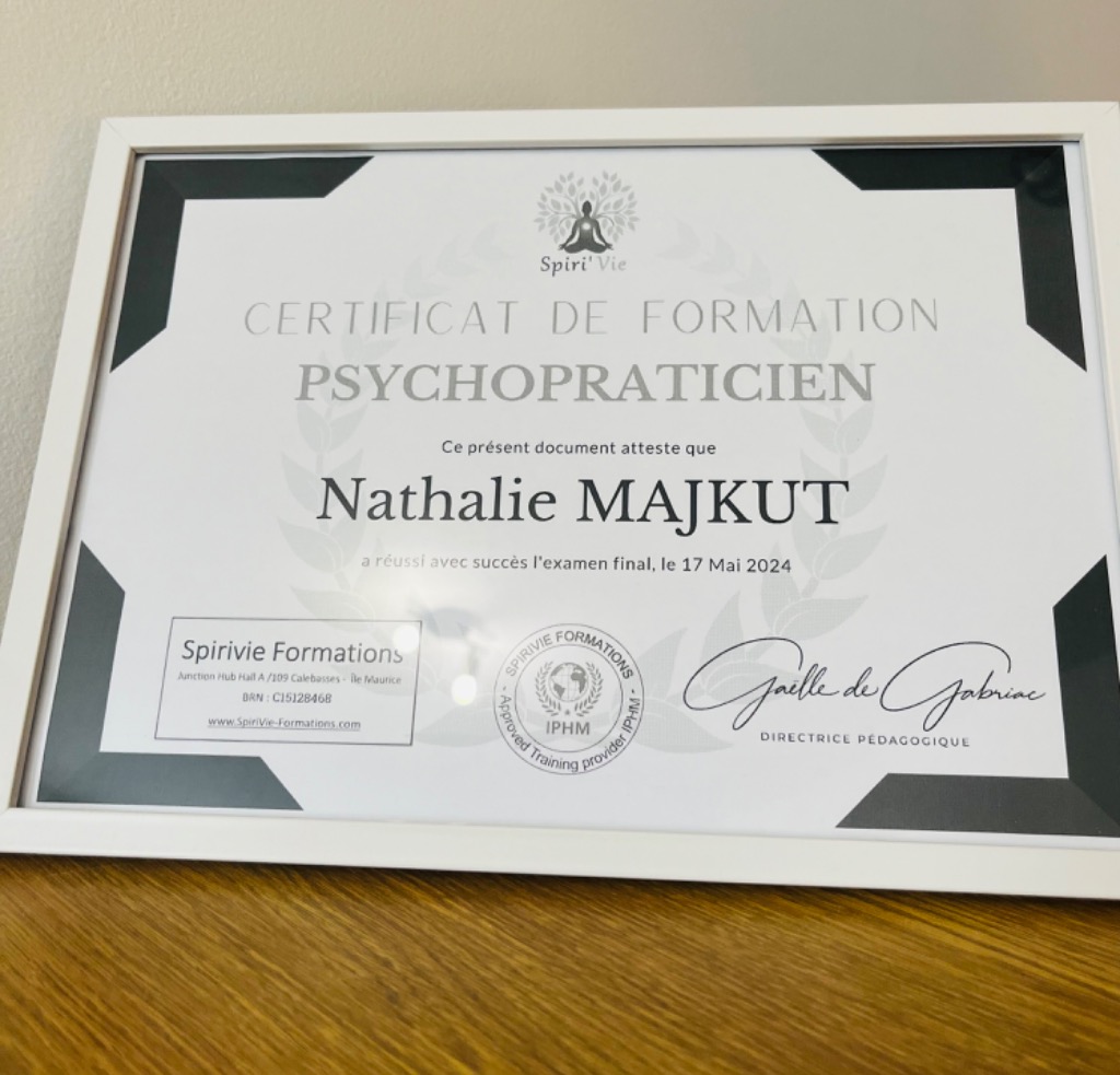 photo diplome Nathalie Majkut psychothérapeute 