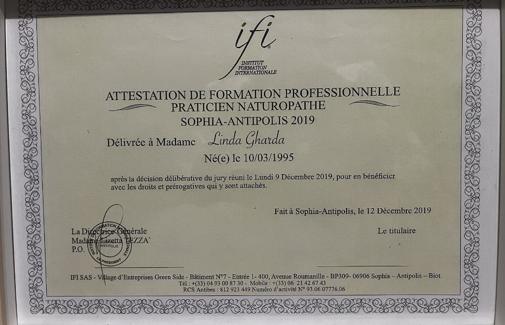 photo diplome Linda gharda Naturopathe