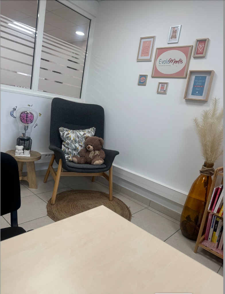 photo cabinet Jamila Saidi