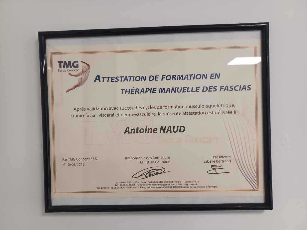 photo diplome Antoine Naud fasciathérapeute