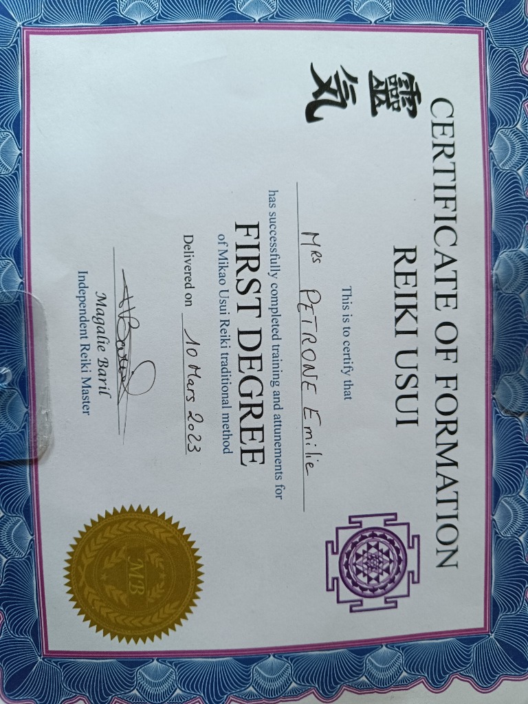 photo diplome Petrone Emilie