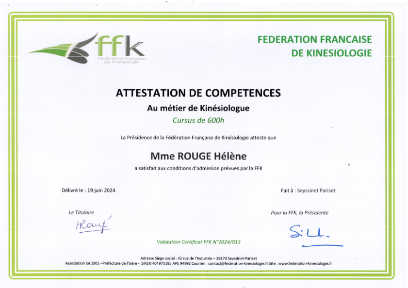 photo diplome Hélène Rougé KINESIOLOGUE