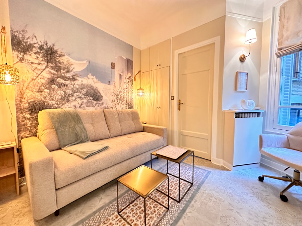 photo cabinet Isis Bouhraoua