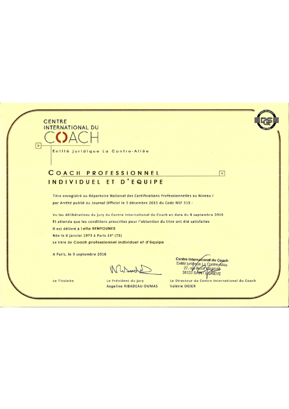 photo diplome Leïla BENYOUNES - Parallaxion