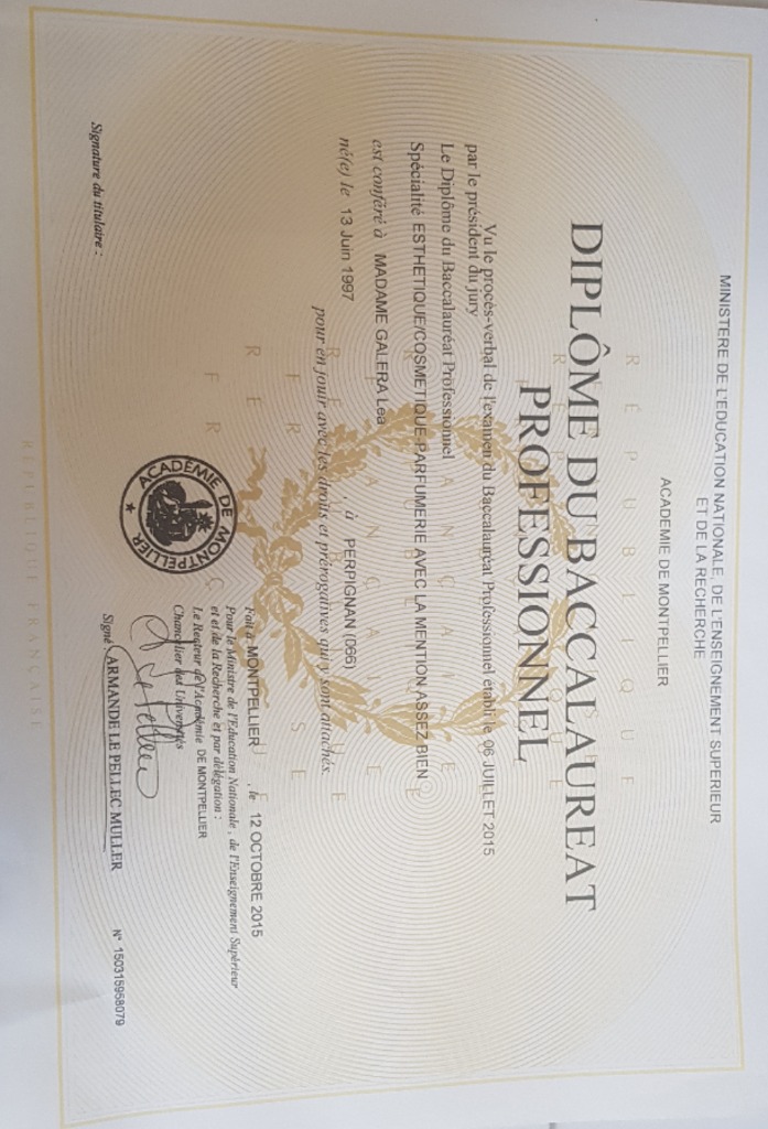 photo diplome Rosana Paris Academy 