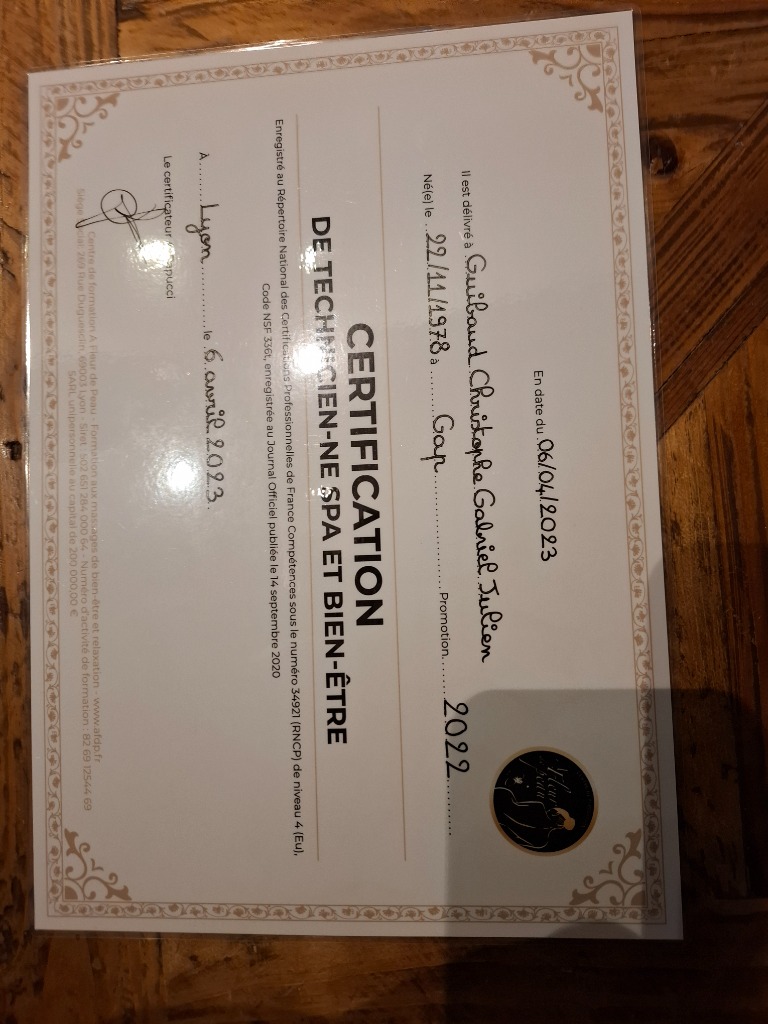 photo diplome Massagesbychristophe