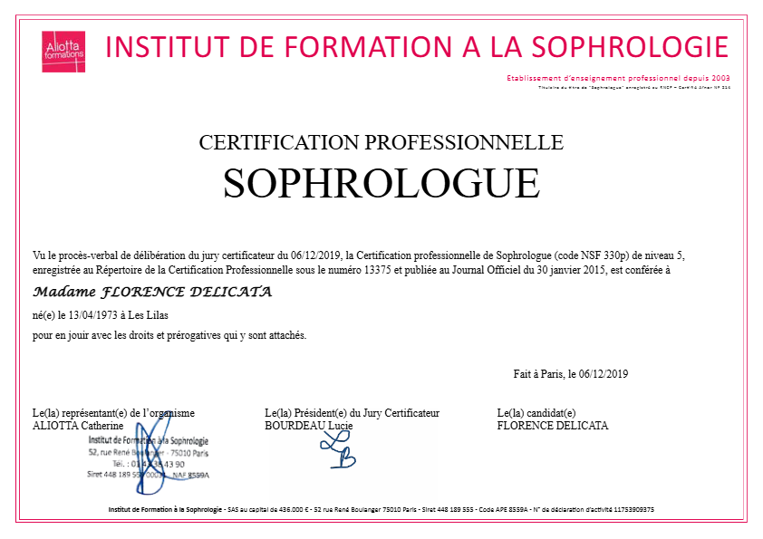 photo diplome Sophrologue-grossesse-pma Florence Delicata