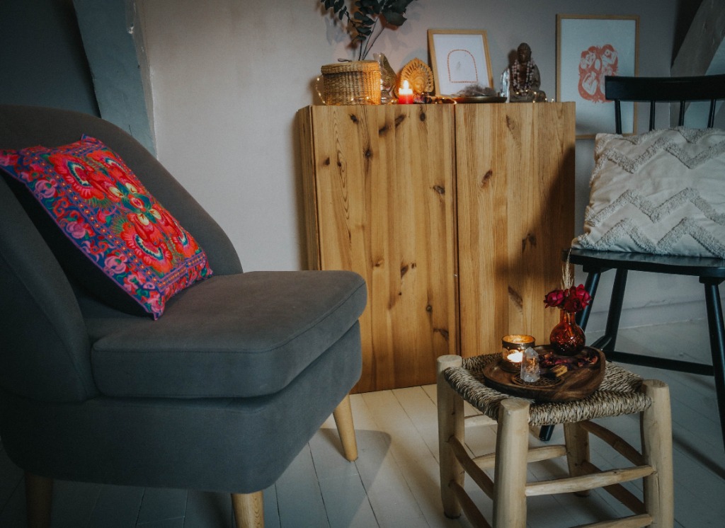 photo cabinet Gabrielle Omamoon Doula