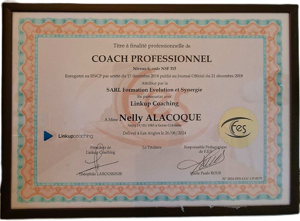 photo diplome Nelly ALACOQUE