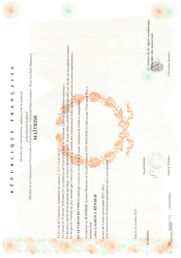 photo diplome Laurence RENAUD