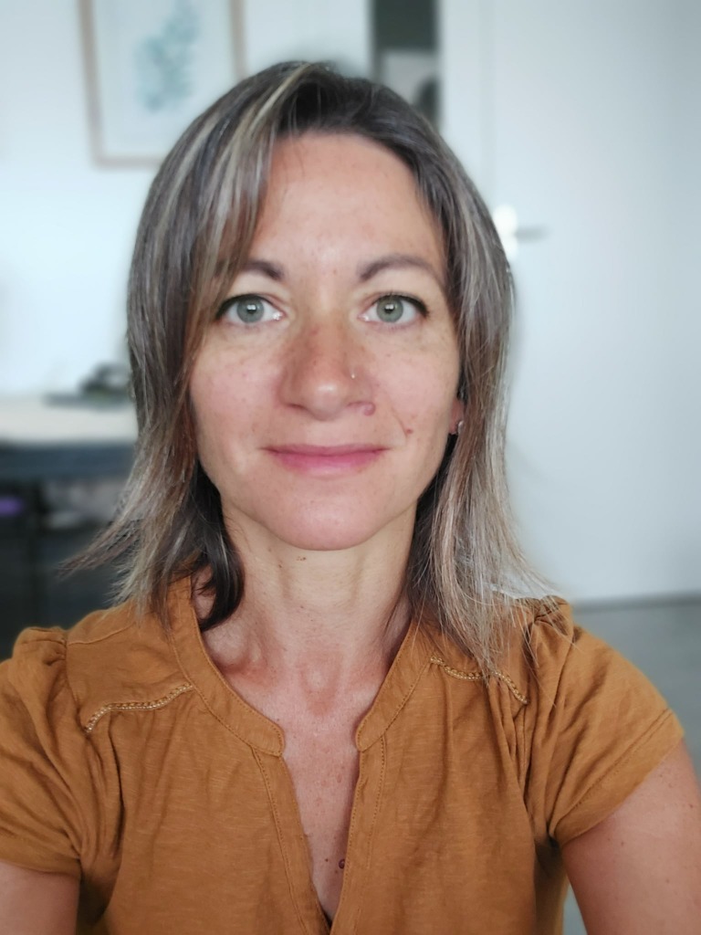 photo activite Ophélie Bouméla Thérapeute énergéticienne - magnét