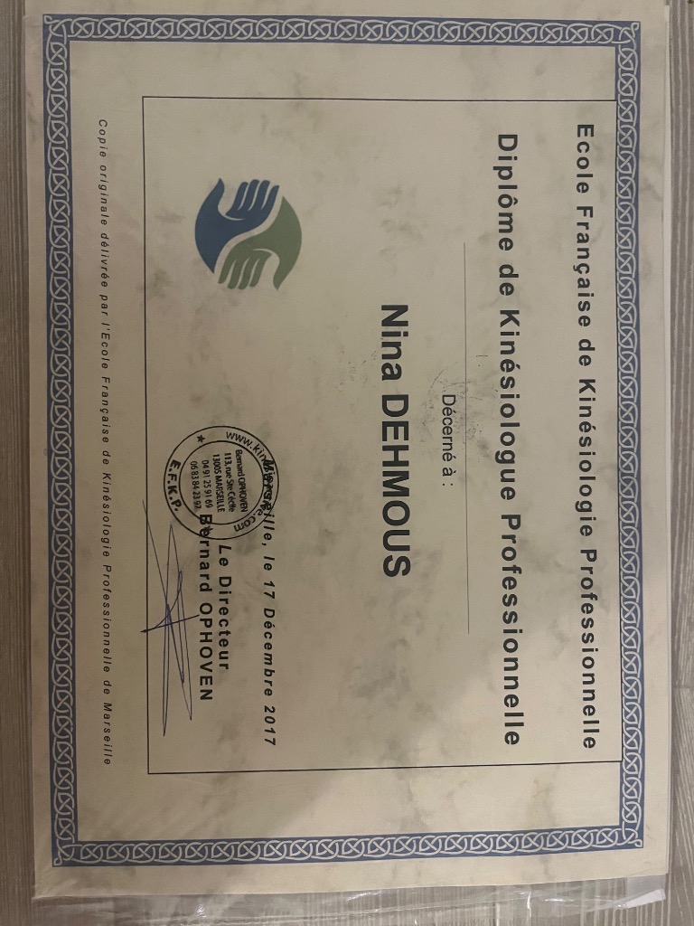 photo diplome Nina Latreche Dehmous