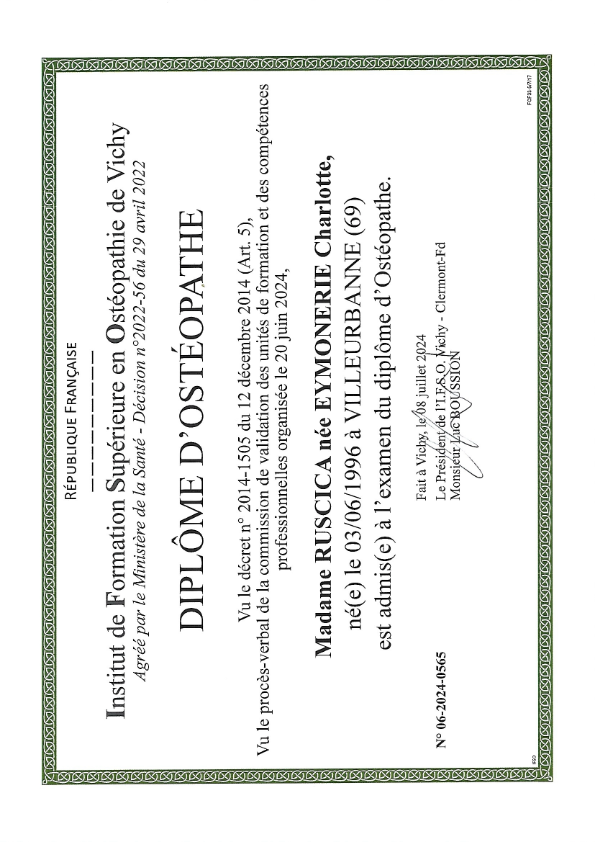 photo diplome Charlotte RUSCICA, ostéopathe