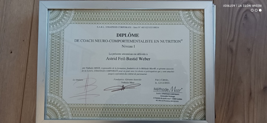 photo diplome Astrid Feil-Bastid Weber Cabinet DeuxVenir