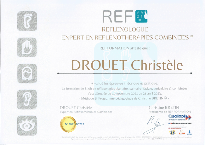 photo diplome Christèle Drouet réflexologie La Rochelle