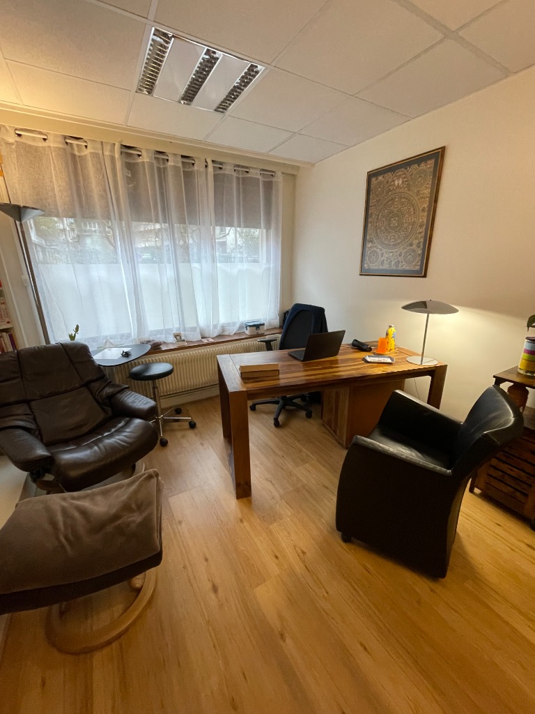 photo cabinet Véronique Brousse