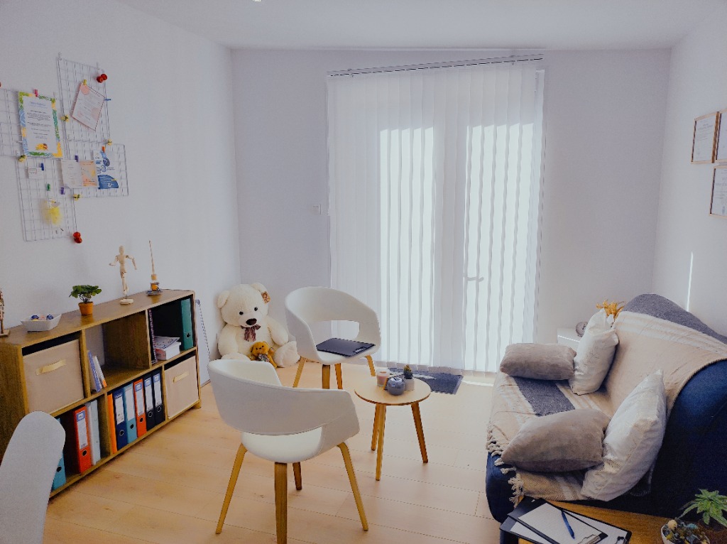 photo cabinet Synthia Crepel