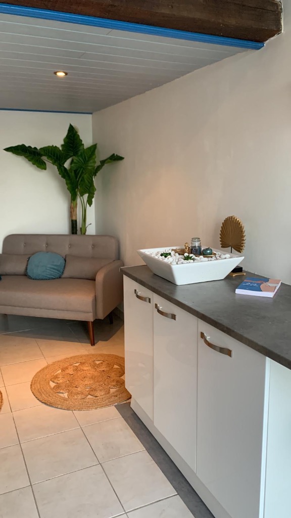 photo cabinet Sarah Gamboa