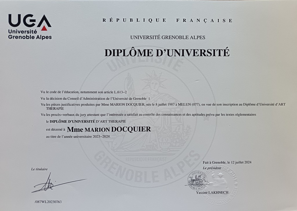 photo diplome Marion Docquier | Art & Thérapie