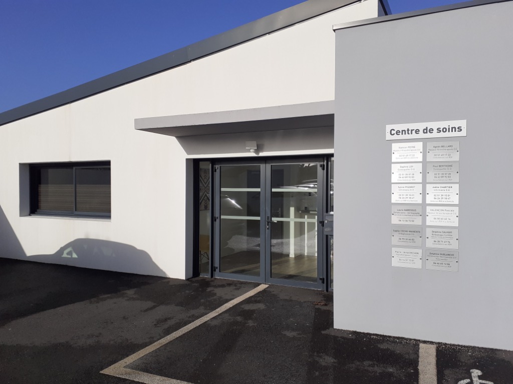 photo cabinet Pierre-Armel Bichon