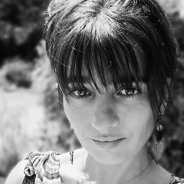 Les pieds nus dans l’herbe