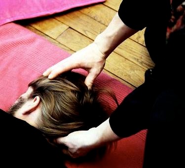 illustration Shiatsu visage, cou, crâne pour détendre et dénouer