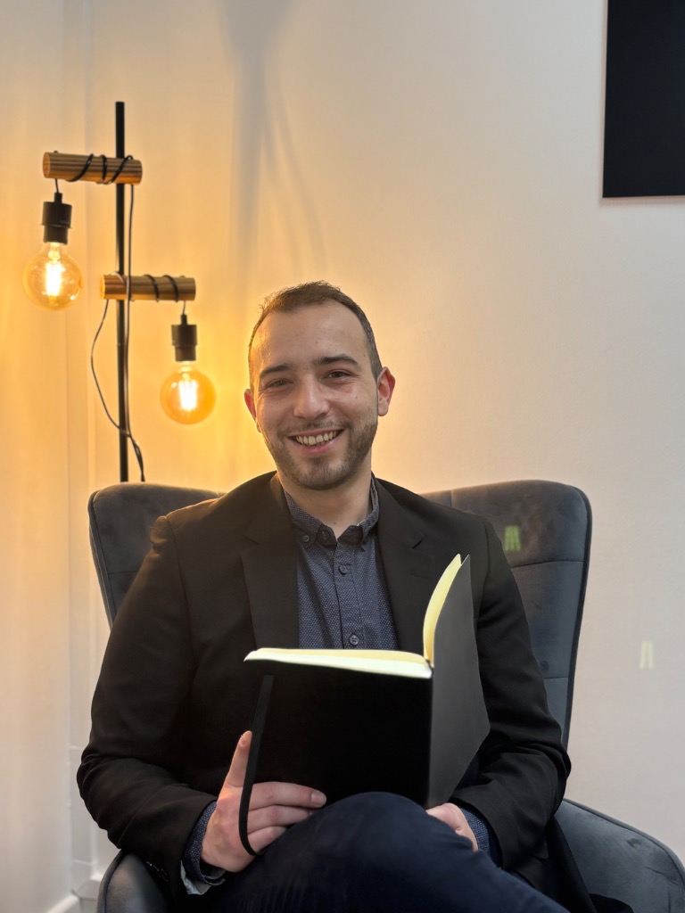 illustration L’Hypnothérapeute Alexis TROCHU et le CABINET LUMIÈRE ÉCLAIRÉE à Chartres sont là pour Vous