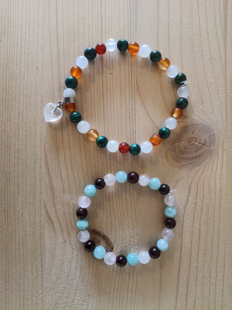 illustration Bijoux en pierres naturelles pour les relation sentimentale