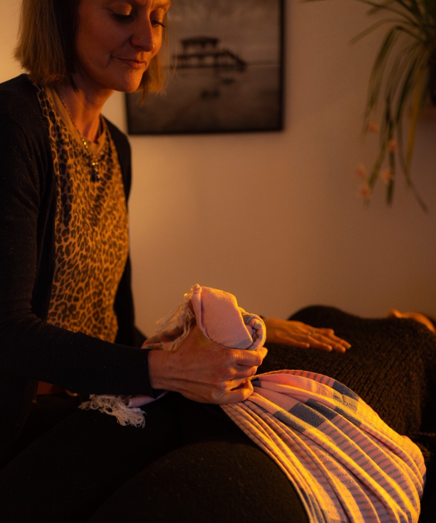 illustration Endométriose & Kinésiologie sur Bordeaux : et si on écoutait ce que le corps a à nous dire ?