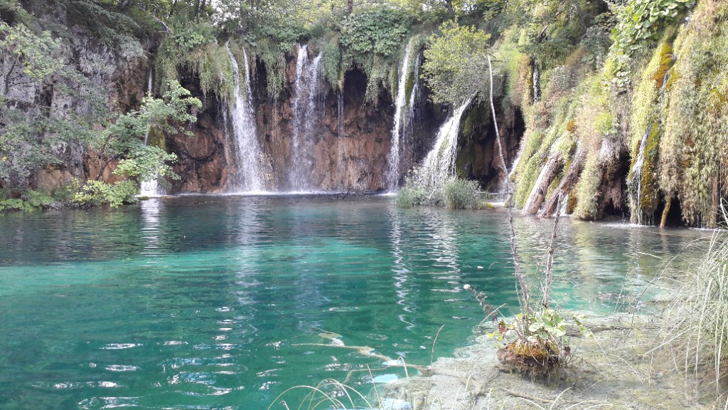 illustration Cercle de Paroles : Nettoyage de Printemps - S'alléger, Se débarrasser de ce qui nous fige !