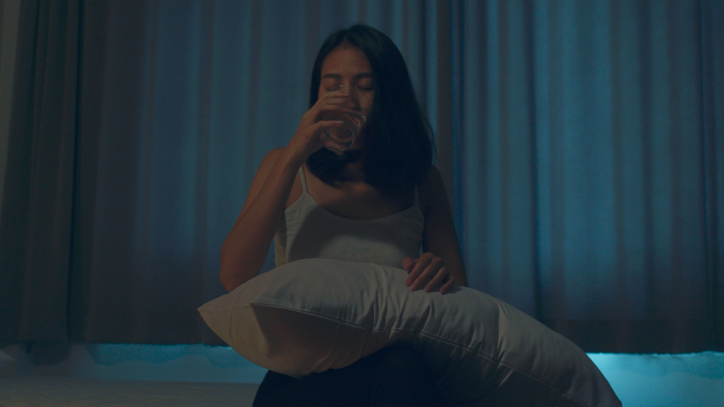 illustration Réveils nocturnes en péri/post‑ménopause : arrêter de “tenir” et retrouver des nuits stables