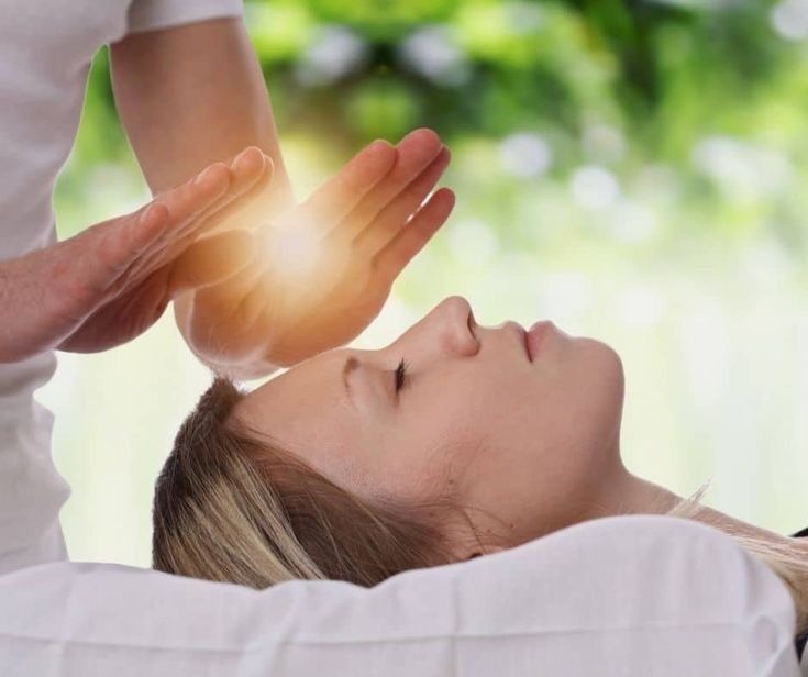 illustration Découvrir les bienfaits du Reiki .