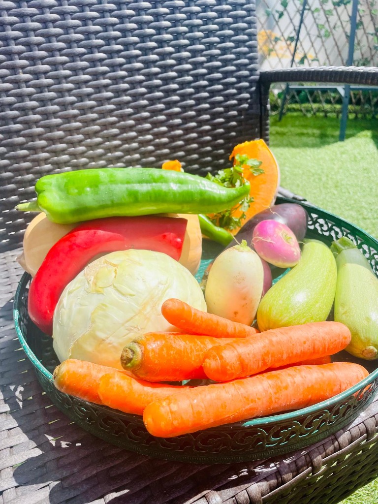 illustration Cheveux et alimentation au printemps — ce que votre assiette dit à vos racines