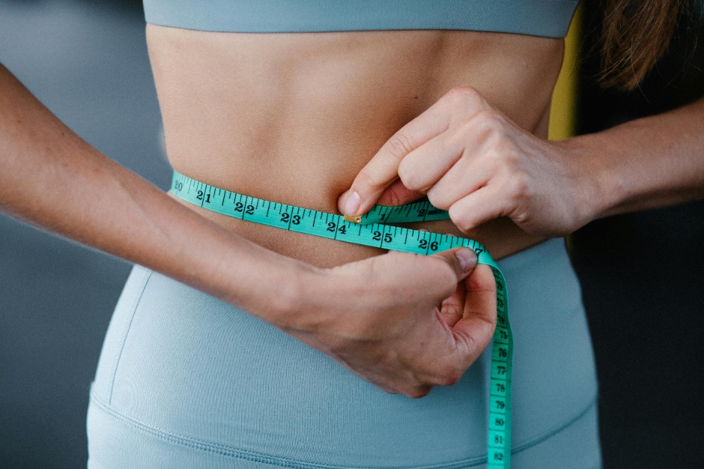 illustration Préparer  votre silhouette d'été : un programme complet associant coaching, alimentation, activité physique et auriculothérapie laser