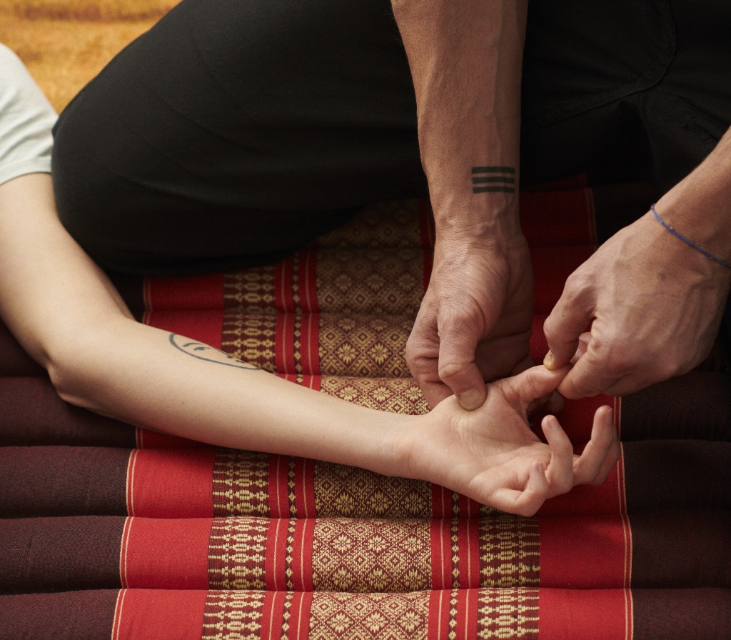 illustration Quand le corps demande simplement que l’on ralentisse — Shiatsu à Bastille, Paris 11.